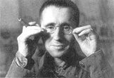 Brecht.gif (20782 octets)